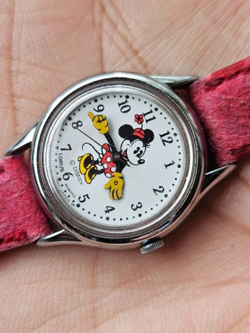 Vintage Disney Minnie Mouse Ladies Wristwatch Red Leather Band Lorus Watch